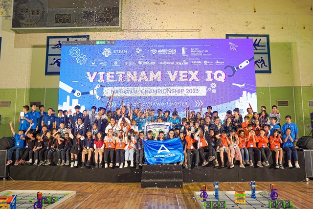 20 đội xuất sắc nhất sẽ tham gia tranh t&agrave;i tại Giải v&ocirc; địch thế giới VEX Robotics World Championship 2023 tại Hoa Kỳ