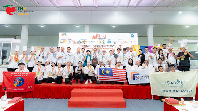Cuộc thi Đầu bếp T&agrave;i năng H&agrave; Nội Lần II &ndash; 2023 th&agrave;nh c&ocirc;ng rực rỡ với sự tham gia của nhiều đầu bếp trong nước v&agrave; quốc tế (Ảnh: Food &amp; Hospitality Hanoi 2023) &nbsp;