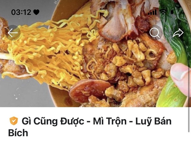 Qu&aacute;n t&ecirc;n G&igrave; Cũng Được n&ecirc;n c&oacute; đầy đủ m&oacute;n cho n&agrave;ng lựa lu&ocirc;n nha n&agrave;o l&agrave; M&igrave; trộn, B&aacute;nh tr&aacute;ng cuốn, B&aacute;nh tr&aacute;ng trộn, Tr&agrave; đ&agrave;o, Tr&agrave; tắc, &hellip;