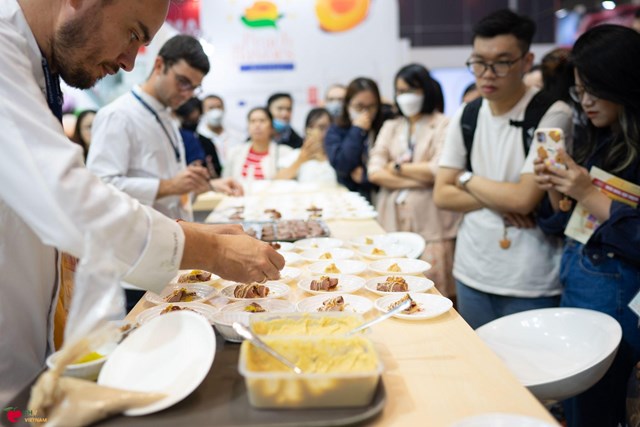Nhiều hoạt động hấp dẫn được diễn ra tại triển lãm nhằm thu hút khách tham quan, thúc đẩy kết nối giao thương. (Ảnh: Food & Hotel Vietnam 2022)
