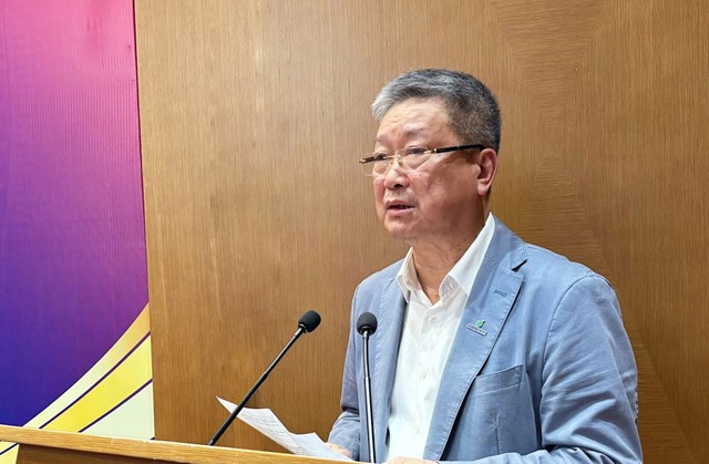 &Ocirc;ng Hồ Anh Tuấn, Chủ tịch Hiệp hội Ph&aacute;t triển Văn h&oacute;a Doanh nghiệp Việt Nam cho biết: Diễn đ&agrave;n năm nay gửi gắm th&ocirc;ng điệp xuy&ecirc;n suốt &ldquo;Ch&iacute;nh phủ kiến tạo - Doanh nghiệp h&agrave;nh động - Văn h&oacute;a dẫn đường cho ph&aacute;t triển bền vững&rdquo;. &nbsp;