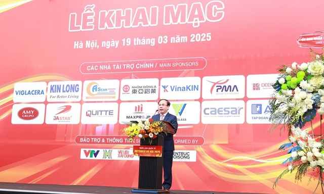 Thứ trưởng Bộ X&acirc;y dựng Nguyễn Văn Sinh ph&aacute;t biểu tại Lễ khai mạc Triển l&atilde;m &nbsp;