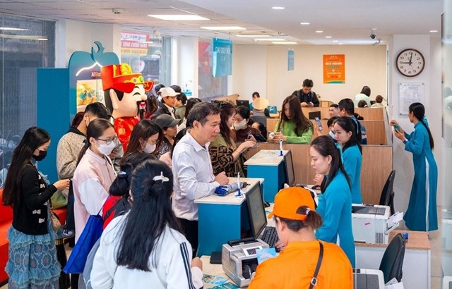 ABBank thu h&uacute;t kh&aacute;ch h&agrave;ng nhờ chiến lược sản phẩm v&agrave; dịch vụ đa dạng &nbsp;