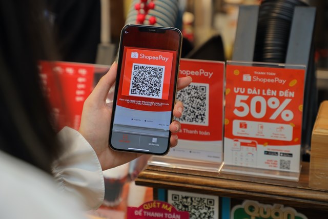 Chi ti&ecirc;u tiện lợi, an to&agrave;n v&agrave; tiết kiệm hơn với t&iacute;nh năng qu&eacute;t QR Scan &amp; Pay