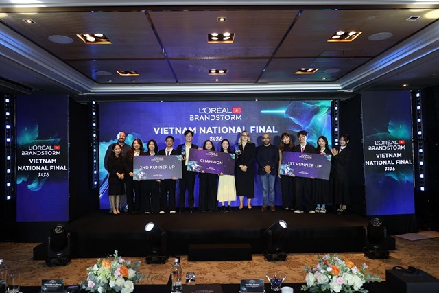 C&aacute;c đội nhất, nh&igrave;, ba nhận giải thưởng