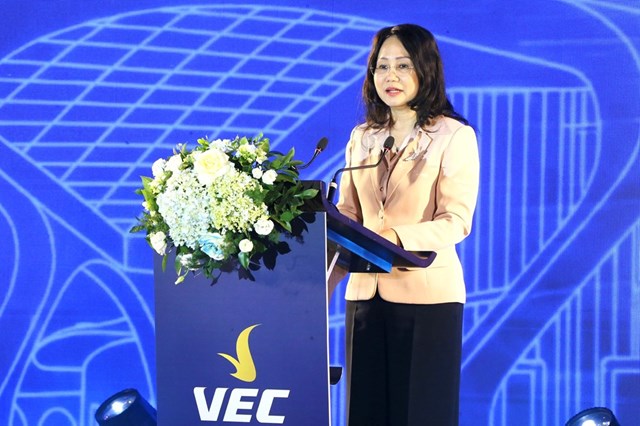 Bộ trưởng Bộ Văn h&oacute;a, Thể thao v&agrave; Du lịch L&acirc;m Thị Phương Thanh ph&aacute;t biểu tại hội nghị &nbsp;