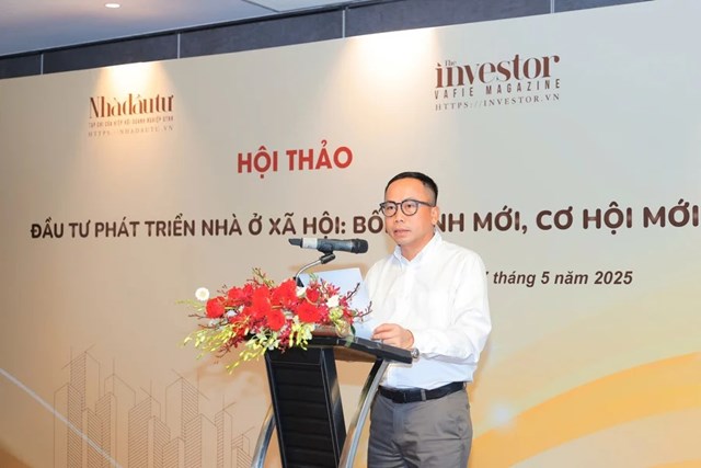 &Ocirc;ng Phạm Đức Sơn - Tổng Bi&ecirc;n tập Tạp ch&iacute; Nh&agrave; đầu tư ph&aacute;t biểu tại hội thảo &nbsp;