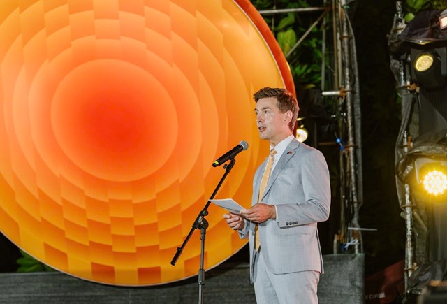 Đại sứ EU tại Việt Nam Julien Guerrier nhấn mạnh vai tr&ograve; cốt l&otilde;i của con người v&agrave; thế hệ trẻ trong h&agrave;nh tr&igrave;nh chuyển đổi xanh