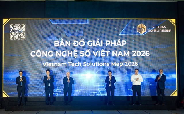 Nghi thức c&ocirc;ng bố &ldquo;Bản đồ Giải ph&aacute;p c&ocirc;ng nghệ số Việt Nam 2026&rdquo; tại sự kiện