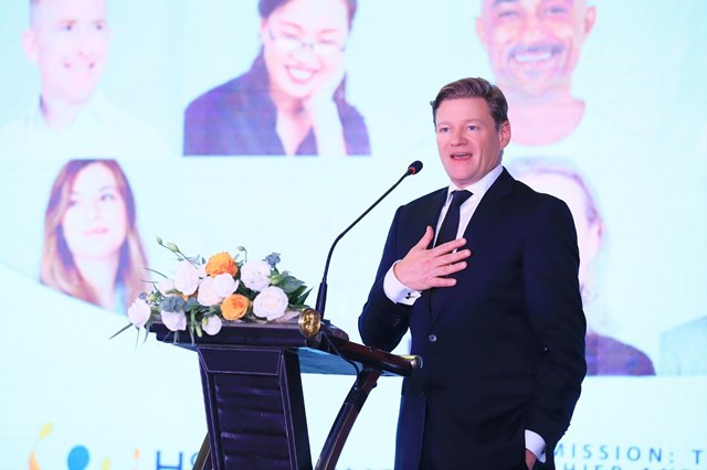 Mr. Nick Mann - Gi&aacute;m đốc điều h&agrave;nh khu vực Tập đo&agrave;n H&amp;H (Regional CEO at H&amp;H group)