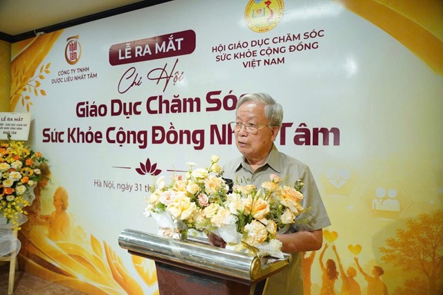&Ocirc;ng Nguyễn Hồng Qu&acirc;n, nguy&ecirc;n Ủy vi&ecirc;n Trung ương Đảng, Chủ tịch Trung ương Hội Gi&aacute;o dục chăm s&oacute;c sức khỏe cộng đồng Việt Nam ph&aacute;t biểu.