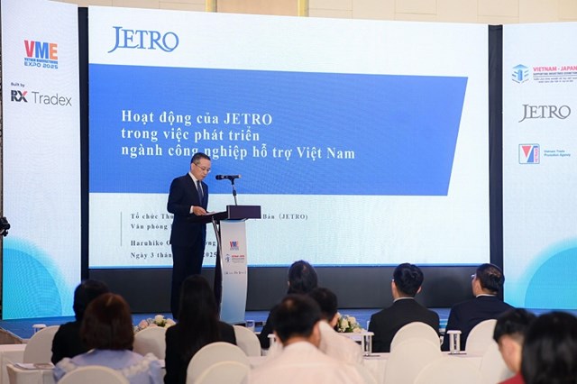 &Ocirc;ng Haruhiko Ozasa - Trưởng Đại diện Tổ chức Th&uacute;c đẩy Ngoại thương Nhật Bản (JETRO), VPĐD tại H&agrave; Nội &nbsp;