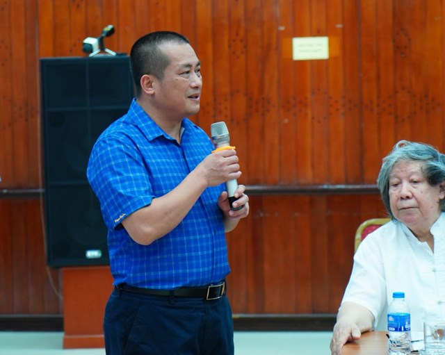 Nh&agrave; nghi&ecirc;n cứu, nh&agrave; văn Nguyễn Xu&acirc;n Tuấn chia sẻ tại hội thảo&nbsp;