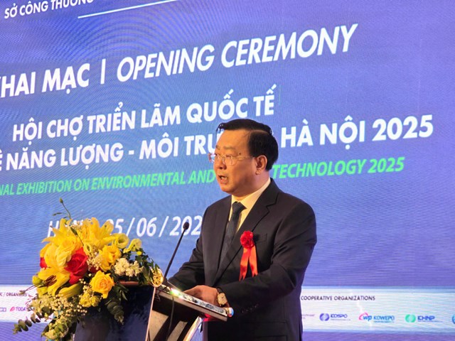 &Ocirc;ng V&otilde; Nguy&ecirc;n Phong &ndash; Th&agrave;nh Ủy vi&ecirc;n, Gi&aacute;m đốc Sở C&ocirc;ng Thương TP. H&agrave; Nội ph&aacute;t biểu tại lễ khai mạc &nbsp;