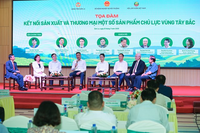 C&aacute;c đại biểu tham gia tọa đ&agrave;m tại Diễn đ&agrave;n