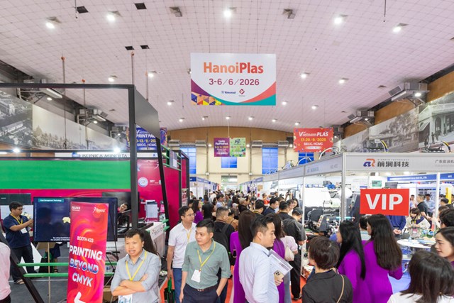 HanoiPrintPack 2025 thu h&uacute;t sự quan t&acirc;m của doanh nghiệp, kh&aacute;ch tham quan &nbsp;
