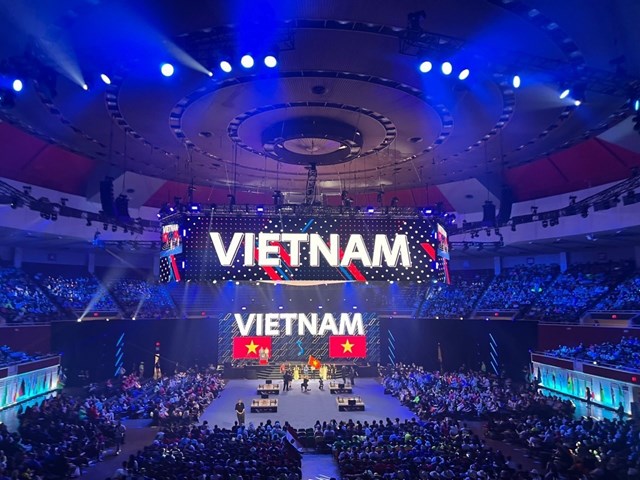 Việt Nam thắng lớn tại VEX Robotics World Championship 2023 &nbsp;