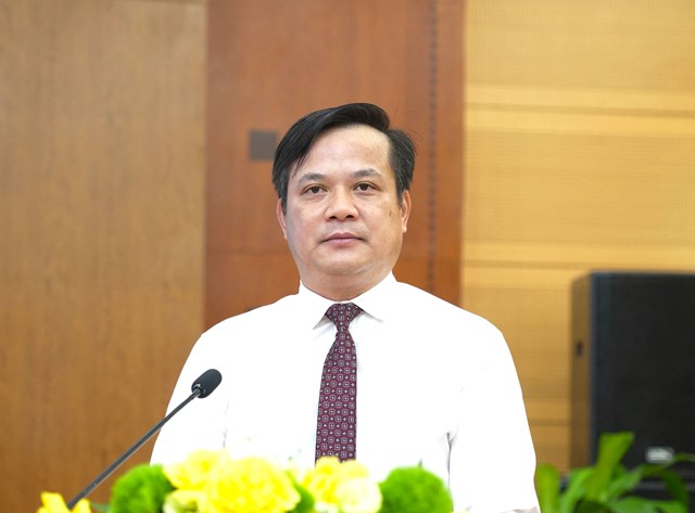 &Ocirc;ng L&ograve; Văn Cương, Ph&oacute; Chủ tịch Thường trực UBND tỉnh Điện Bi&ecirc;n ph&aacute;t biểu tại buổi họp b&aacute;o &nbsp;