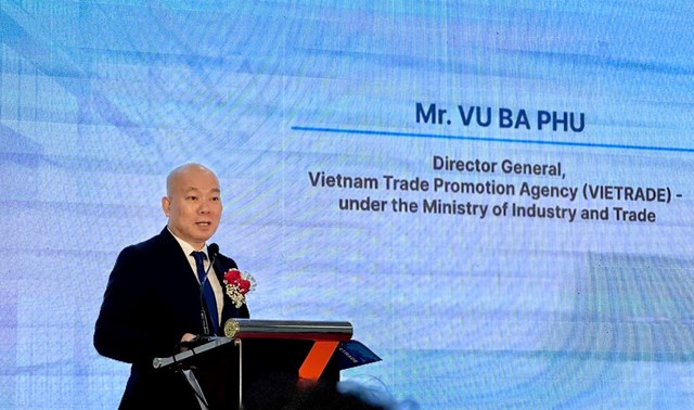 &Ocirc;ng Vũ B&aacute; Ph&uacute; &ndash; Cục trưởng Cục X&uacute;c tiến thương mại ph&aacute;t biểu tại Lễ khạc mạc Triển l&atilde;m &nbsp;
