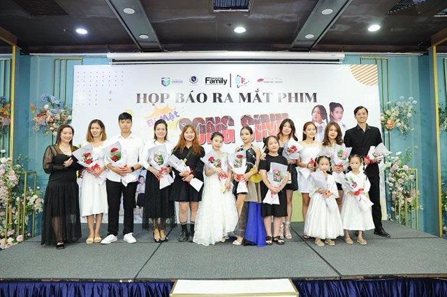 D&agrave;n diễn vi&ecirc;n nh&iacute; tham gia "B&iacute; mật song sinh"