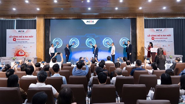 To&agrave;n cảnh Lễ c&ocirc;ng bố &amp; ra mắt MISA AMIS OneAI &nbsp;