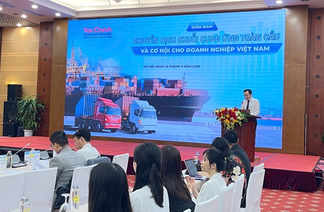 TS H&agrave; Khắc Minh,Tổng Bi&ecirc;n tập Tạp ch&iacute; T&agrave;i ch&iacute;nh Doanh nghiệp ph&aacute;t biểu khai mạc sự kiện. &nbsp;