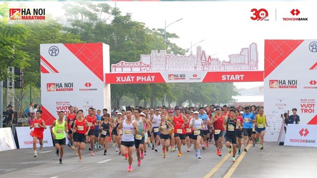 Giải chạy Marathon Quốc tế H&agrave; Nội Techcombank c&ograve;n l&agrave; dịp để quảng b&aacute; văn h&oacute;a, di sản v&agrave; khuyến kh&iacute;ch thể thao cộng đồng