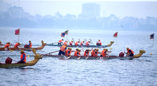 48 đội tranh t&agrave;i Giải bơi chải thuyền rồng H&agrave; Nội mở rộng năm 2024