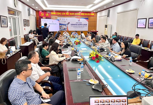To&agrave;n cảnh buổi họp b&aacute;o &nbsp;