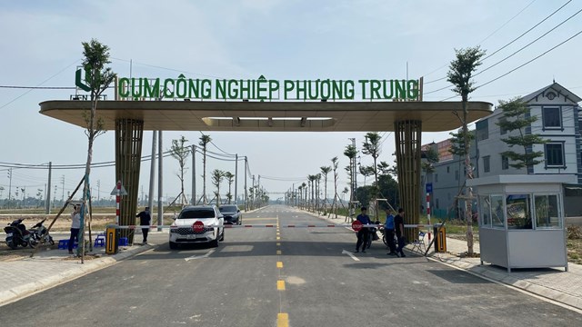 Cổng cụm c&ocirc;ng nghiệp Phương Trung&nbsp;