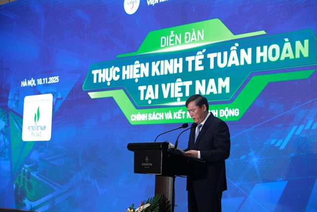 GS TS L&ecirc; Văn Lợi &ndash; Chủ tịch Viện H&agrave;n l&acirc;m Khoa học x&atilde; hội Việt Nam ph&aacute;t biểu khai mạc diễn đ&agrave;n &nbsp;