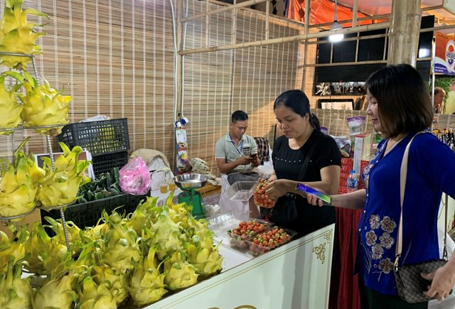 Hội chợ Đặc sản Vùng miền Việt Nam 2022 tại Hà Nội - Ảnh 2