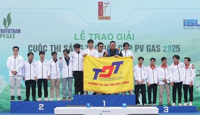 Kết quả chung cuộc, đội SKYVISION gi&agrave;nh ng&ocirc;i v&ocirc; địch UAV Cup PV GAS 2025