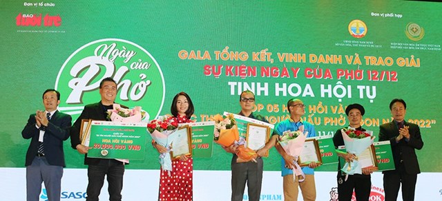 5 đầu bếp, nghệ nh&acirc;n ẩm thực đạt giải &ldquo;Hoa hồi V&agrave;ng&rdquo; cuộc thi Đi t&igrave;m người nấu phở ngon 2022 &nbsp;