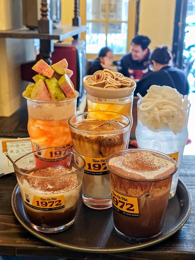 Bánh, trái cây, đồ mặn nhẹ: Topping mới của ngành đồ uống - Ảnh 1