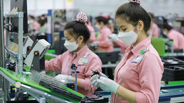 Những mặt h&#224;ng xuất khẩu tr&#234;n 5 tỉ USD trong 2 th&#225;ng đầu năm 2024  - Ảnh 1