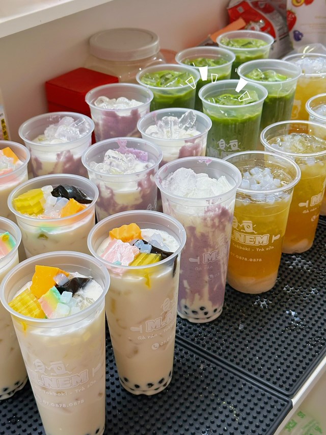 Từ "xe đẩy" đến "cloud kitchen": Hành trình tái cấu trúc mô hình đồ uống mang đi - Ảnh 1