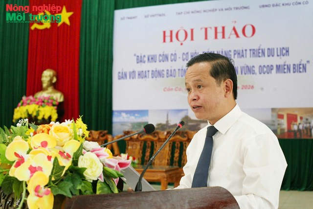 &Ocirc;ng Trần Xu&acirc;n Anh, tỉnh uỷ vi&ecirc;n, B&iacute; thư Đảng uỷ, Chủ tịch UBND Đặc khu Cồn Cỏ ph&aacute;t biểu tại hội thảo