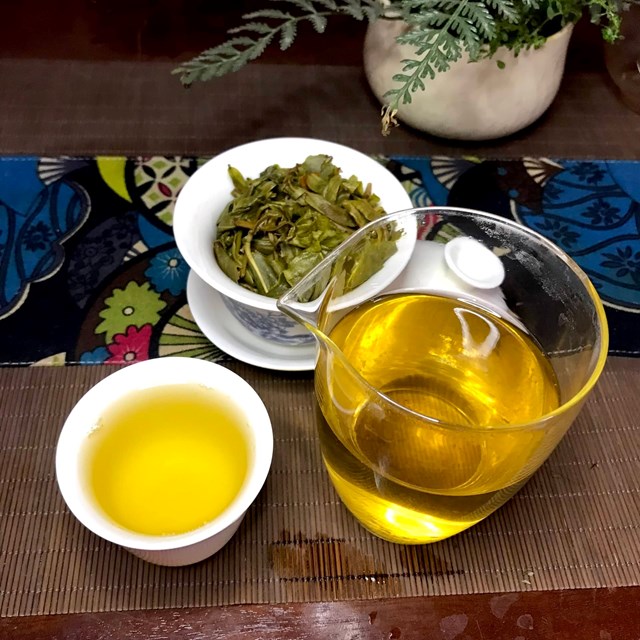 Tr&agrave; b&uacute;p B&aacute;t Ti&ecirc;n khi pha c&oacute; nước xanh, thơm nồng tự nhi&ecirc;n, vị đậm.. sau khi uống c&oacute; vị ngọt hậu