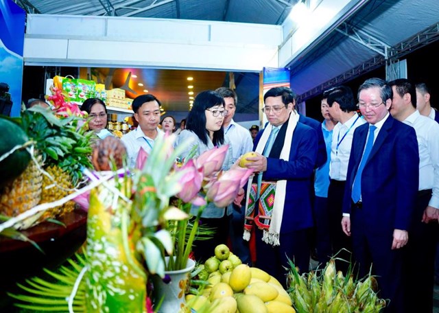 Thủ tướng Phạm Minh Ch&iacute;nh tại&nbsp;Festival tr&aacute;i c&acirc;y v&agrave; sản phẩm OCOP Việt Nam năm 2022