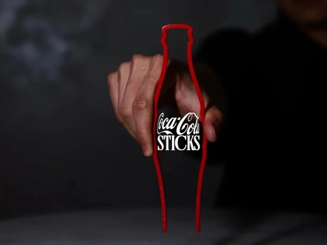 Chiến dịch CokeSticks của Coca-Cola và câu chuyện bản địa hóa thương hiệu - Ảnh 1