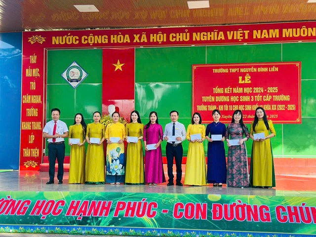Trường THPT Nguyễn Đ&#236;nh Liễn: “Quả ngọt” tr&#234;n h&#224;nh tr&#236;nh “gieo chữ” - Ảnh 1