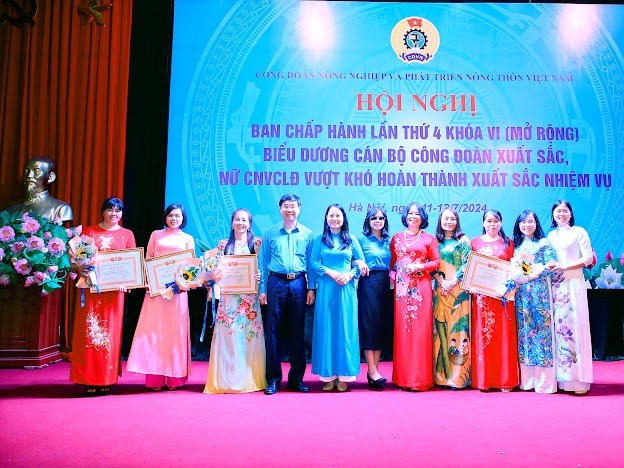 Hội nghị Ban Chấp h&#224;nh C&#244;ng đo&#224;n N&#244;ng nghiệp v&#224; Ph&#225;t triển n&#244;ng th&#244;n Việt Nam lần thứ 4 kh&#243;a VI (mở rộng) - Ảnh 2