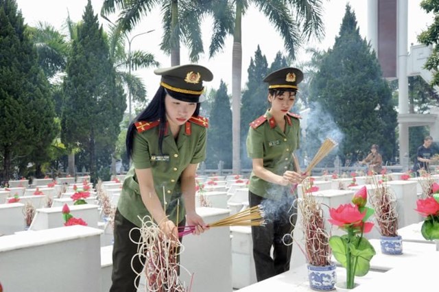 Đo&#224;n thanh ni&#234;n c&#244;ng an tỉnh H&#224; Giang tổ chức c&#225;c hoạt động kỷ niệm 76 năm ng&#224;y thương binh liệt sĩ v&#224; tri &#226;n người c&#243; c&#244;ng với c&#225;ch mạng  - Ảnh 4