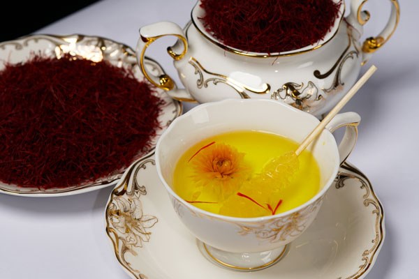 Tr&#224; saffron – B&#237; quyết cho vẻ đẹp rạng ngời của ph&#225;i đẹp - Ảnh 9