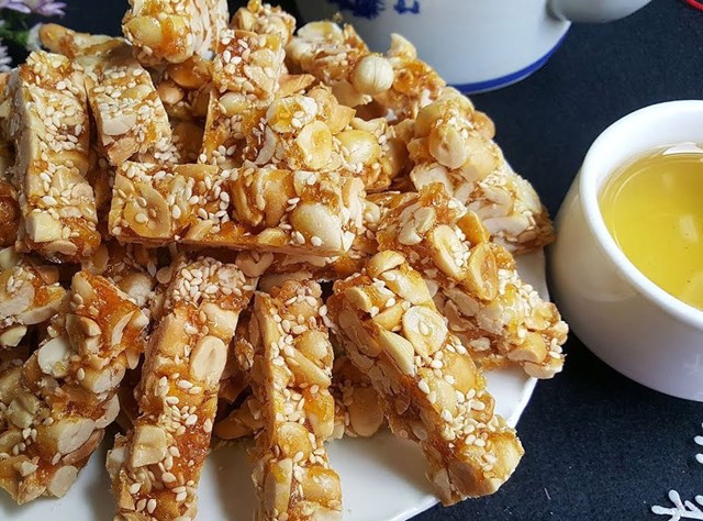 Những m&#243;n qu&#224; qu&#234; đậm đ&#224; b&#234;n ch&#233;n tr&#224; Việt - Ảnh 5