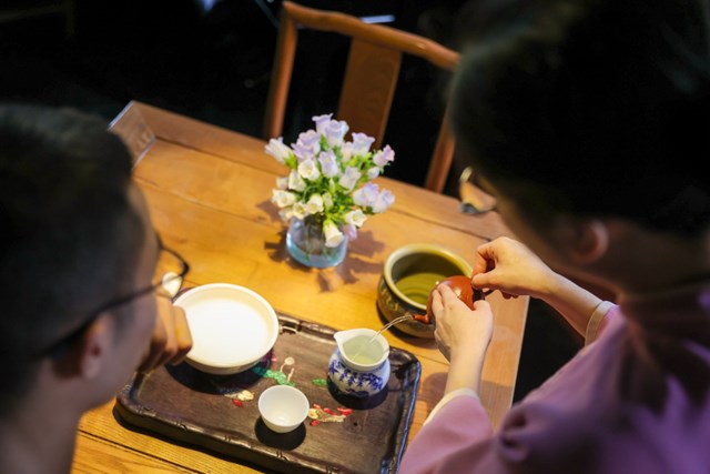 Một ng&#224;y của Tr&#224; Nương: Những người truyền cảm hứng qua mỗi ch&#233;n tr&#224; - Ảnh 2