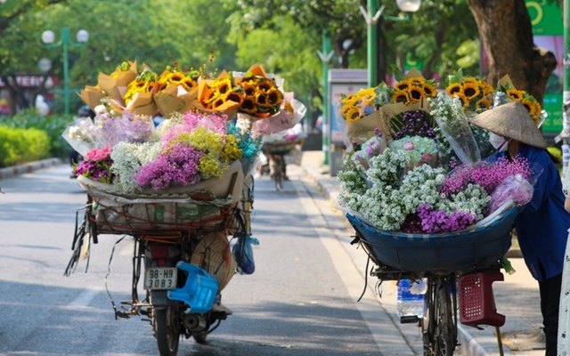 B&#225;nh trung thu trứng chảy Trung Quốc gi&#225; rẻ giật m&#236;nh  - Ảnh 3