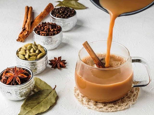 Lạ miệng với hương vị tr&#224; sữa thảo mộc Masala chai Ấn Độ - Ảnh 2