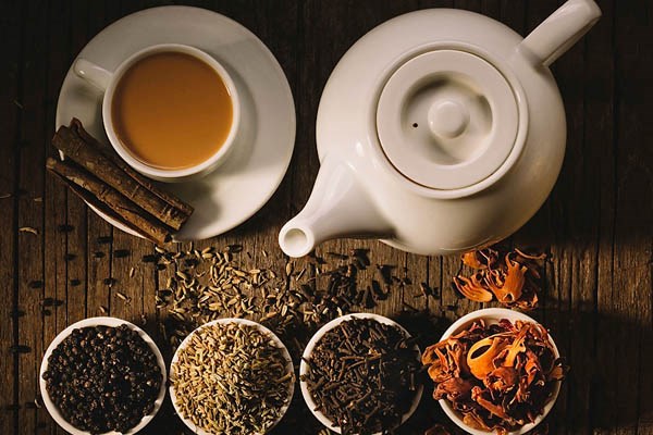 Lạ miệng với hương vị tr&#224; sữa thảo mộc Masala chai Ấn Độ - Ảnh 4